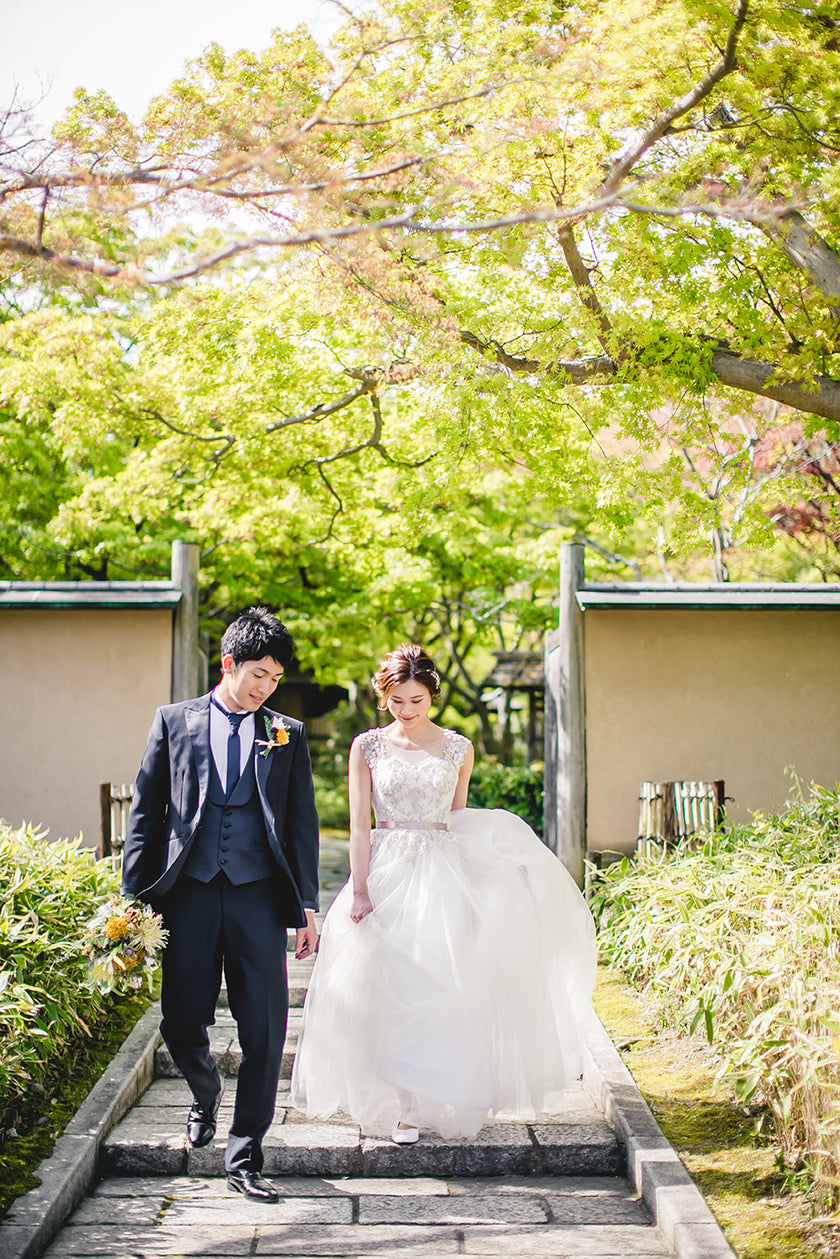 大阪/万博公園 Pre-Wedding Photo Package in Osaka